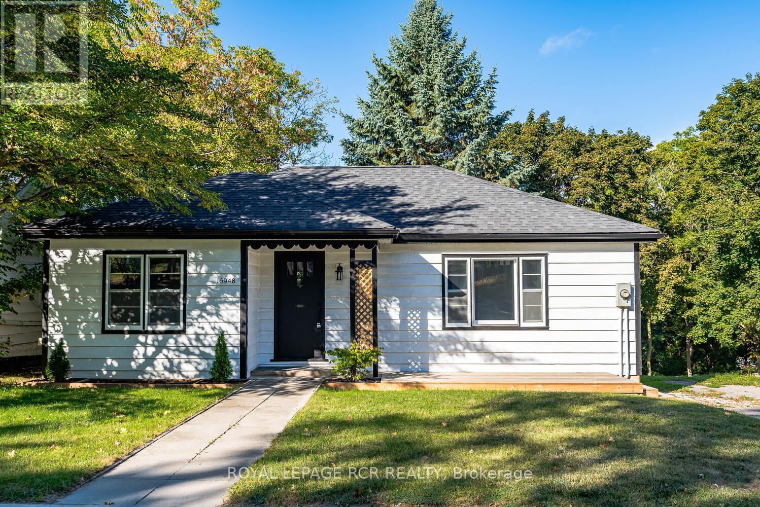 16948 Bayview Ave, Newmarket, ON L3Y 6M5