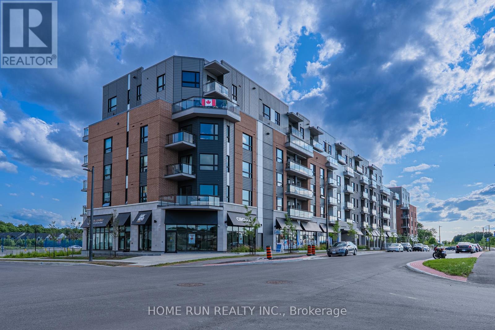 1350 Hemlock Rd, Ottawa, ON K1K 5C2