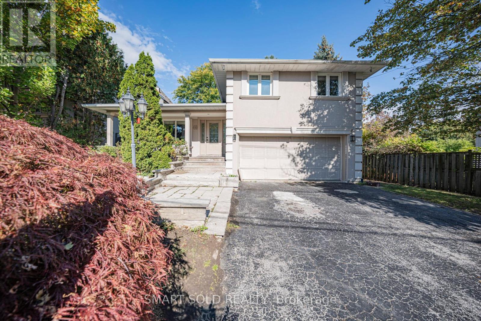 42 Davean Dr, Toronto, ON M2L 2R7