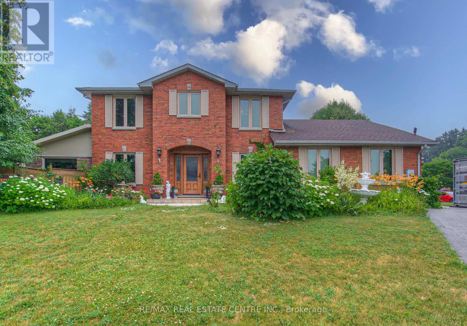 310 Cavendish Dr, Hamilton Ancaster, ON L9G 4T5