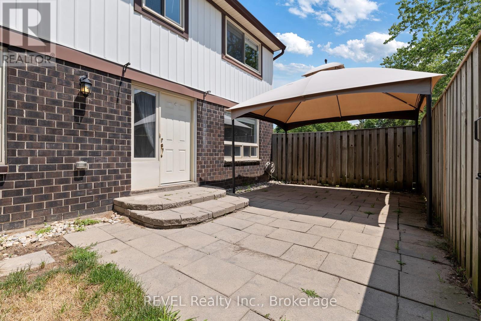 109 45 Marksam Rd, Guelph, ON N1H 6Y9