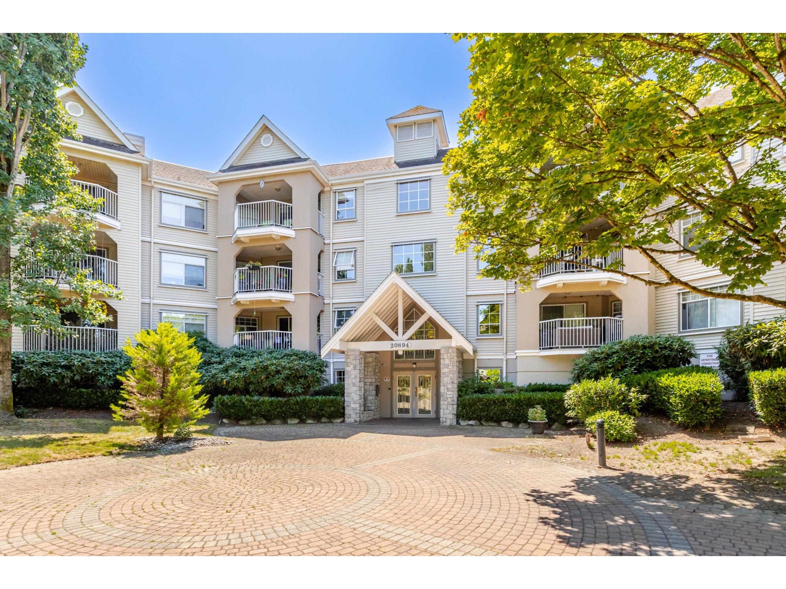 20894 57 Avenue Unit 102, Langley, BC V3A 8M7
