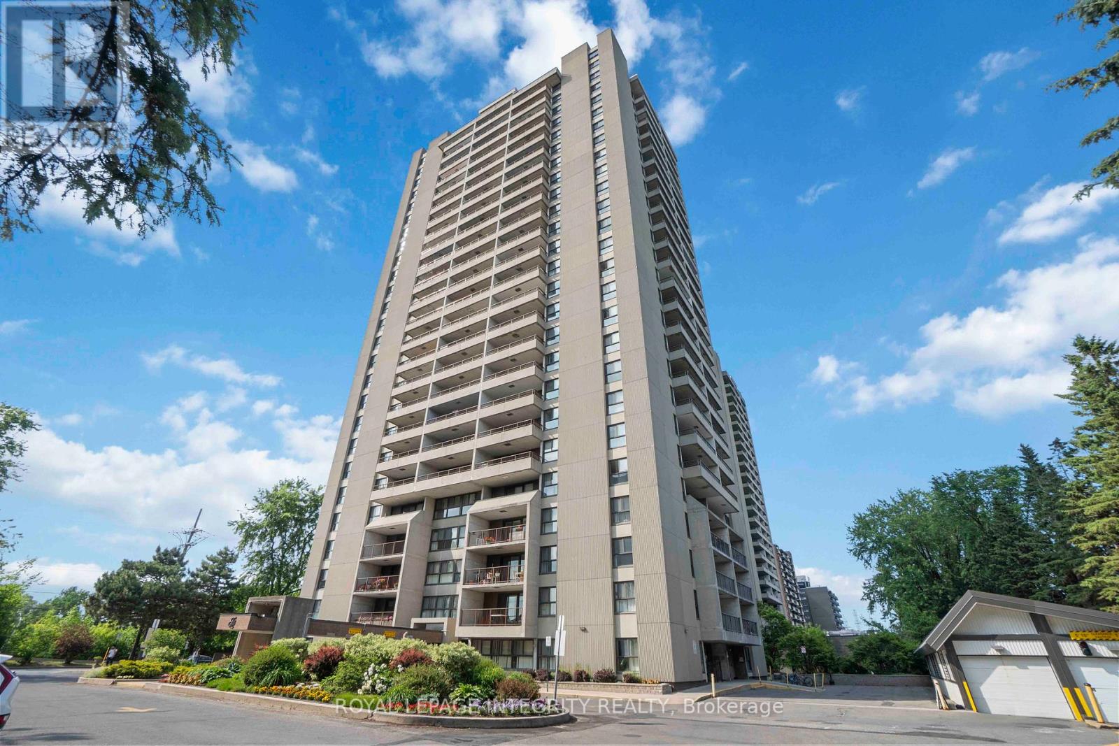 1003 1785 Frobisher Ln, Ottawa, ON K1G 3T7