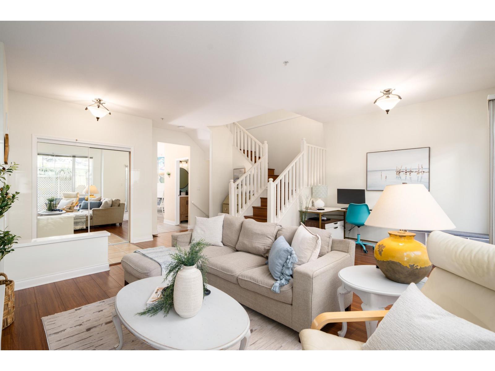 1159 Vidal St, White Rock, BC V4B 3T4