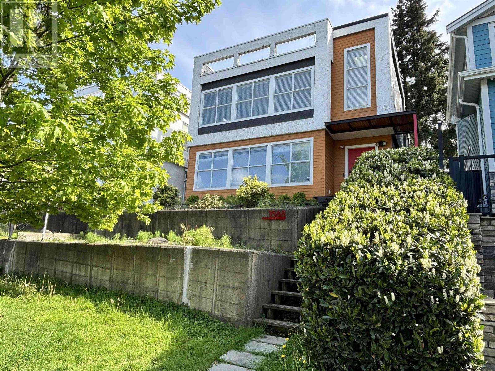 1588 E 41st Ave, Vancouver, BC V5P 1K2