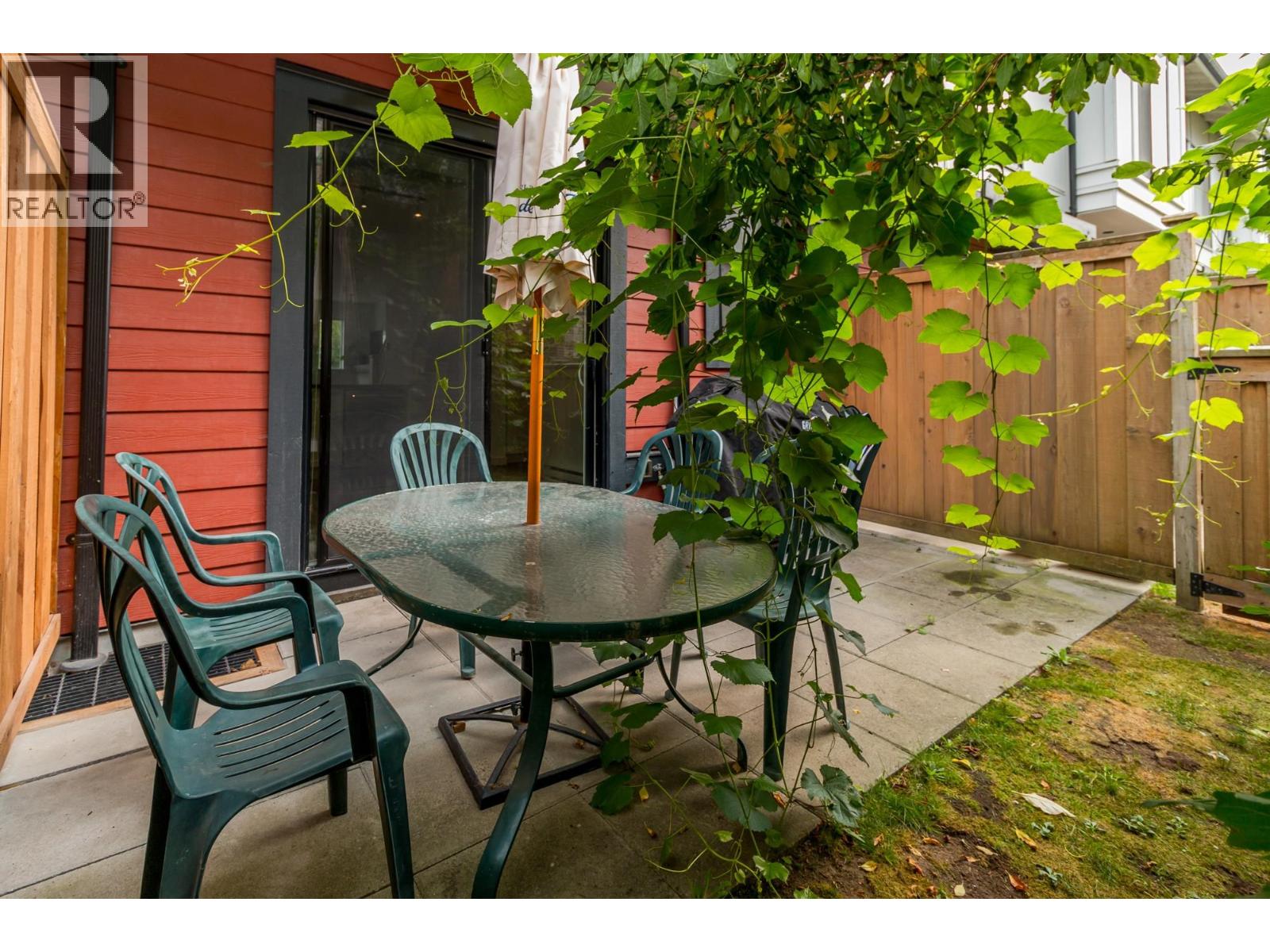 1220 Granite Dr, Squamish, BC V8B 0V9