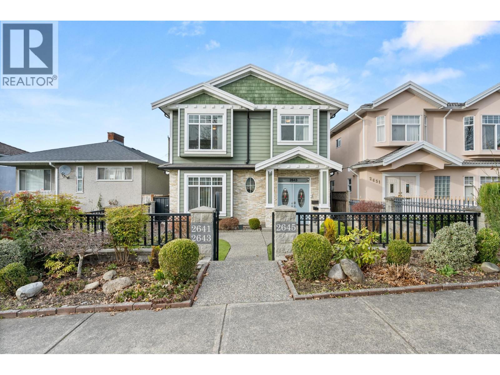 2643 E 8th Ave, Vancouver, BC V5M 1W4