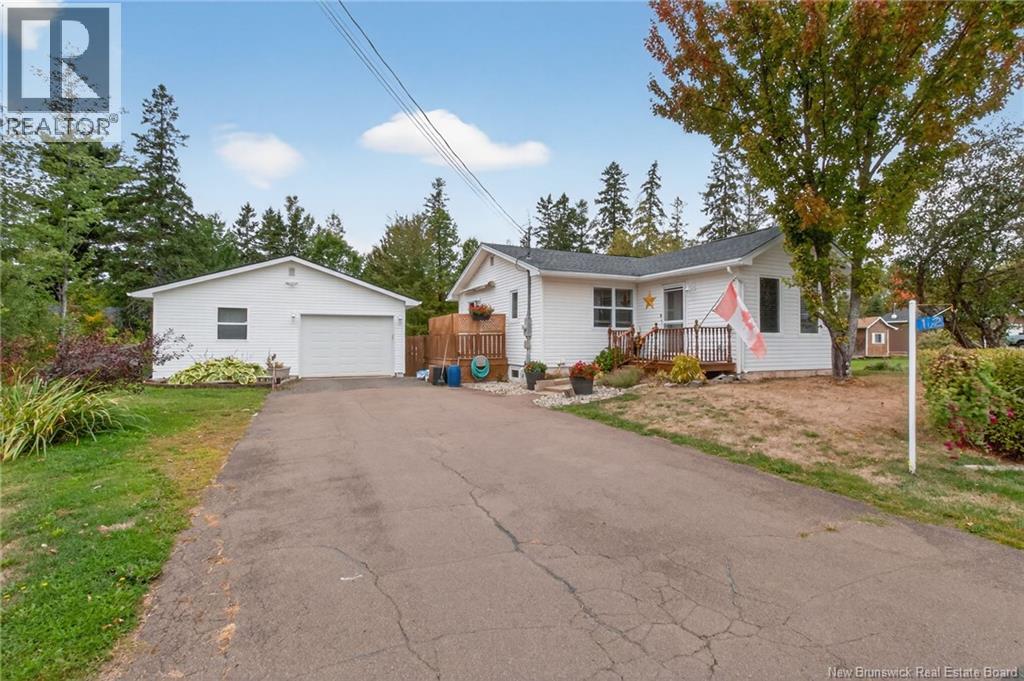 12 Briarcroft St, Salisbury, NB E4J 2A9
