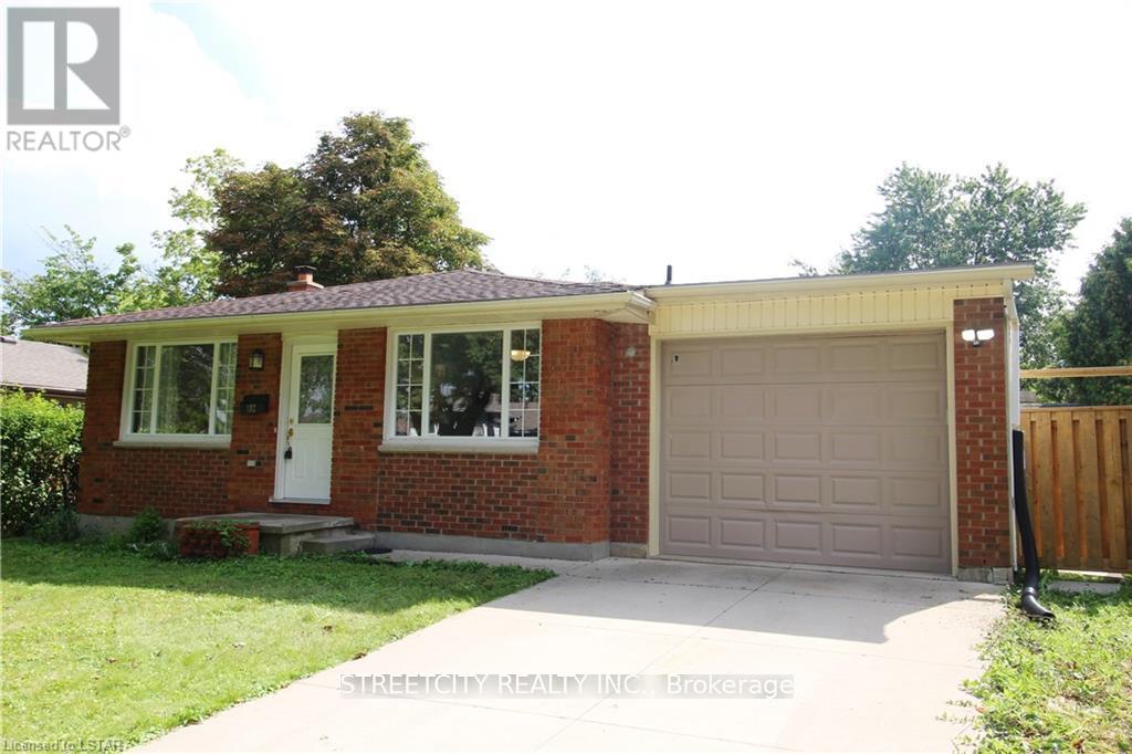 102 Paperbirch Cres, London, ON N6G 1L7