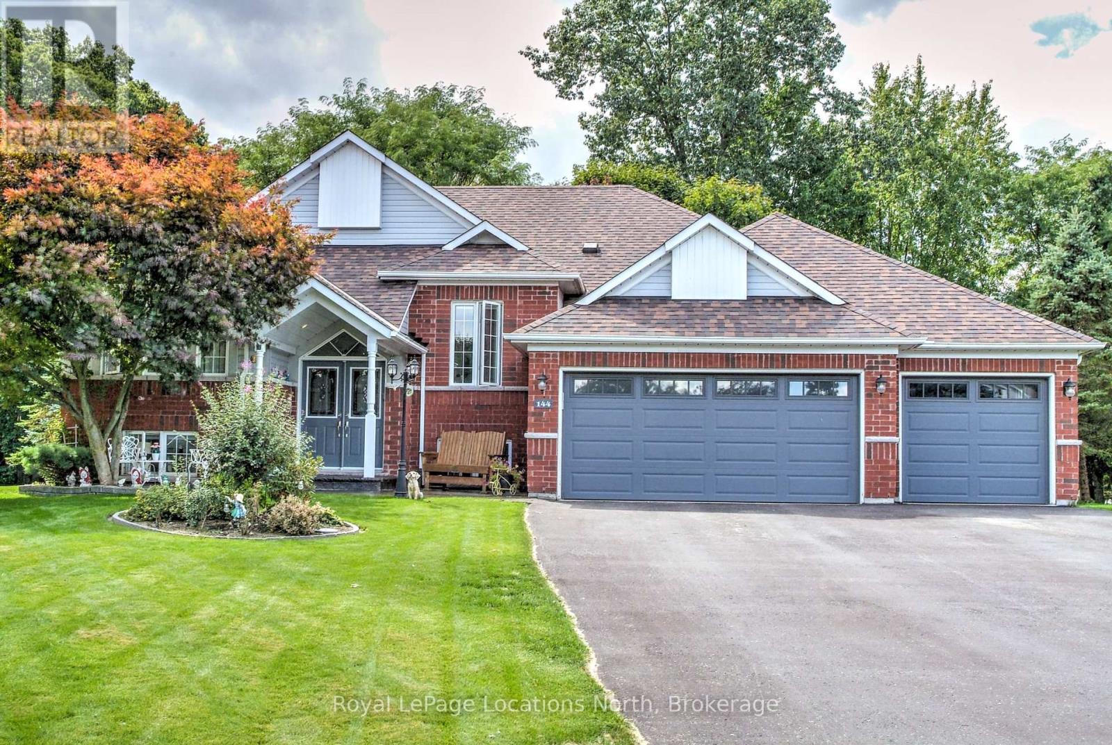 144 Royal Beech Dr, Wasaga Beach, ON L9Z 2N3