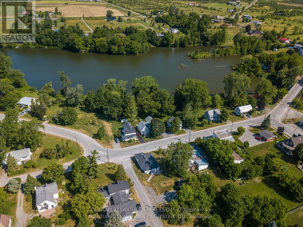 13 St Philip St, Prince Edward County South Marysburg Ward, ON K0K 2P0
