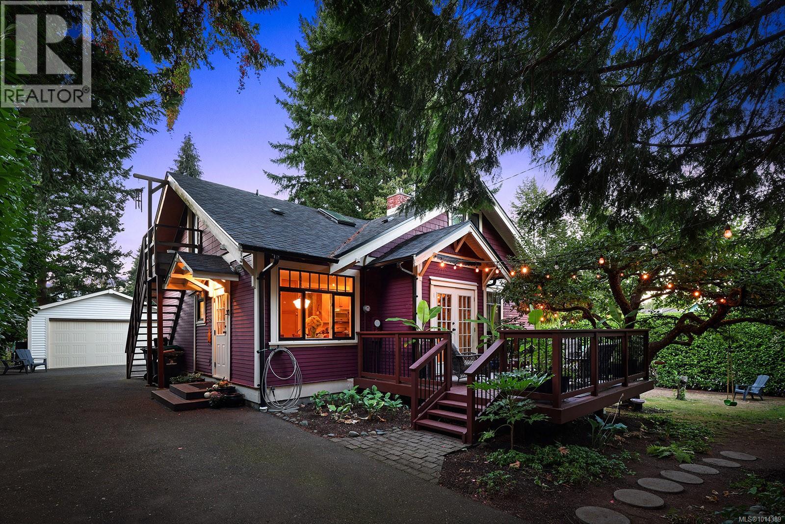 185 Duncan Ave, Courtenay, BC V9N 2M3