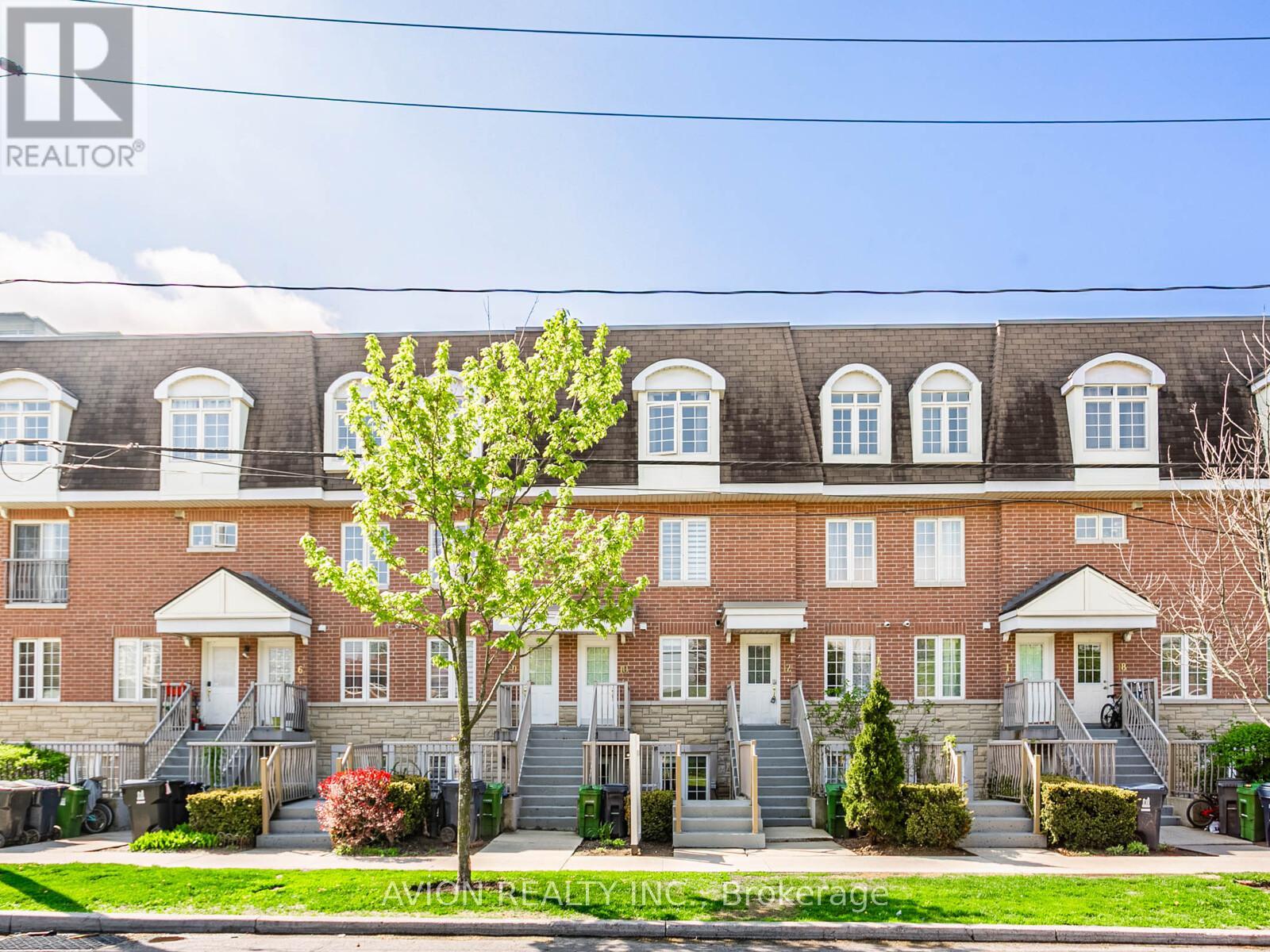 11 45 Cedarcroft Blvd, Toronto, ON M2R 3Y2
