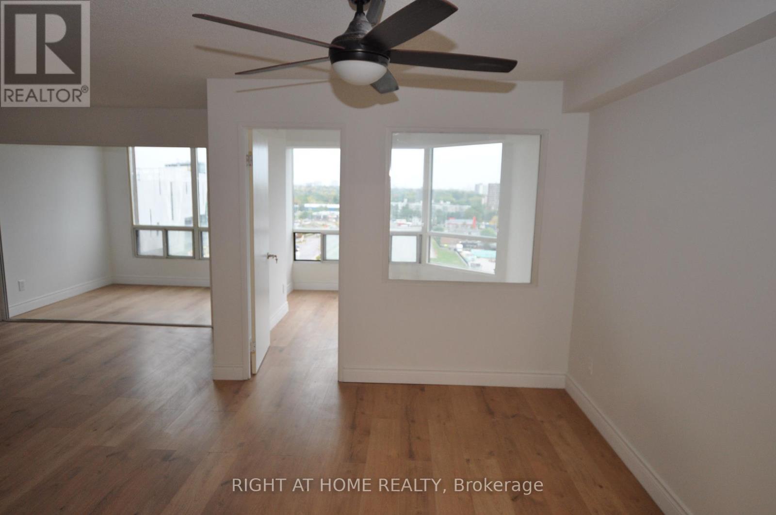 815 115 Hillcrest Ave, Mississauga, ON L5B 3Y9