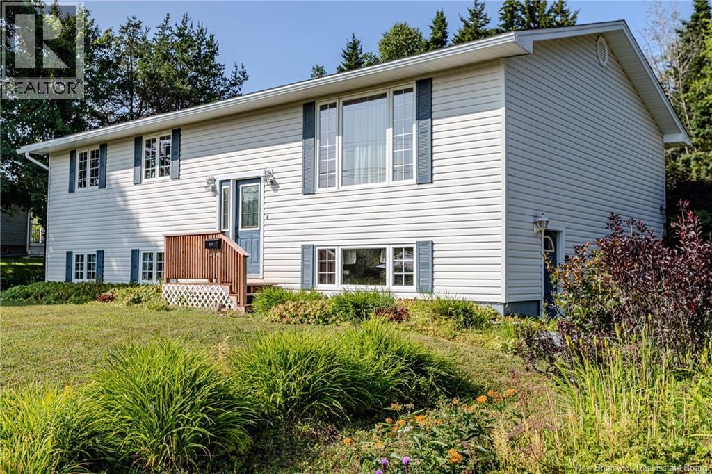 275 Lakeview Dr, Saint John, NB E2J 3M8