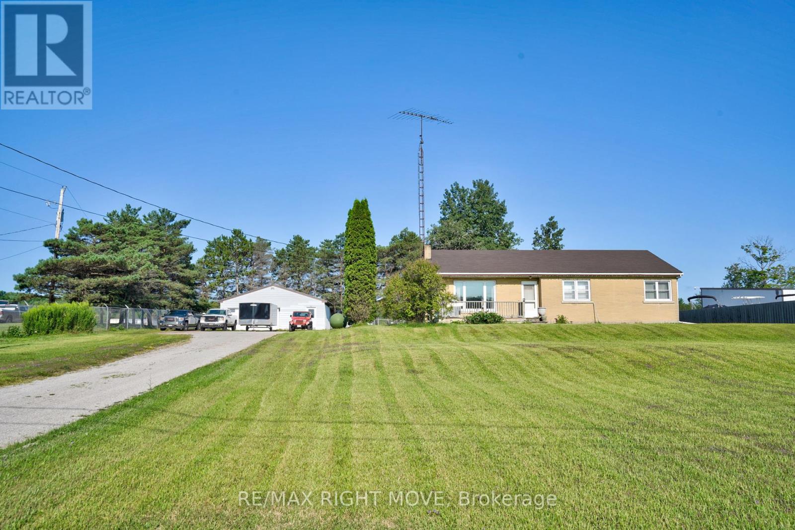 4142 Stewarts Ln, Severn, ON L3V 6K6
