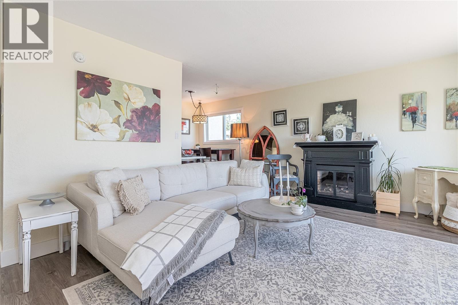 3040 Pine St Unit 302 St, North Cowichan, BC V0R 1K1