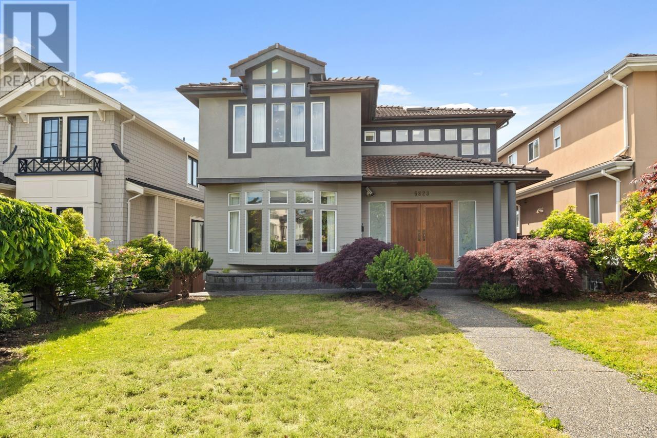 6823 Killarney St, Vancouver, BC V5S 2Y2
