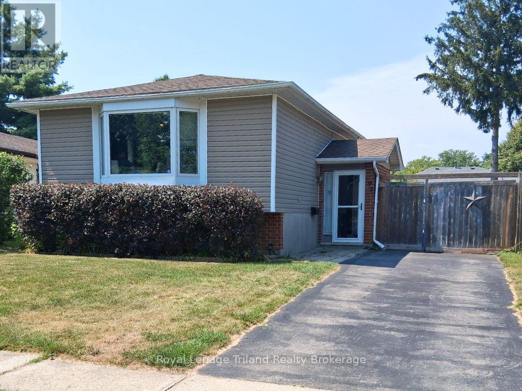 92 Keats Dr, Woodstock, ON N4S 8B8