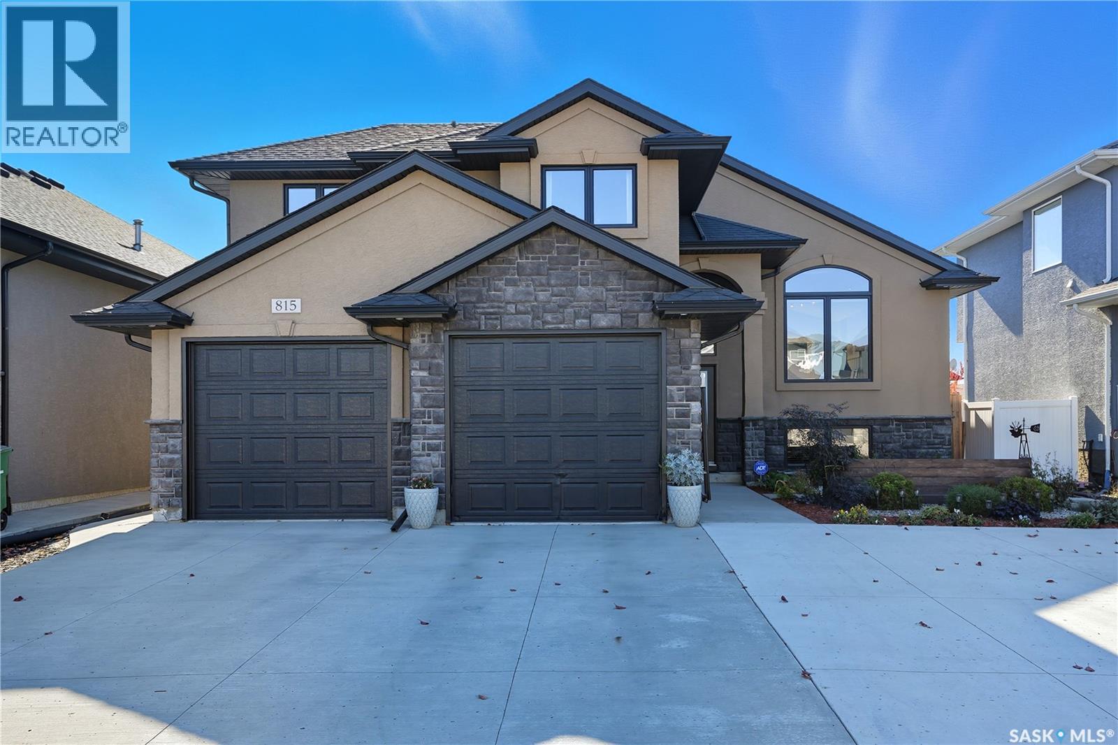 815 Ledingham Cres, Saskatoon, SK S7V 0B7