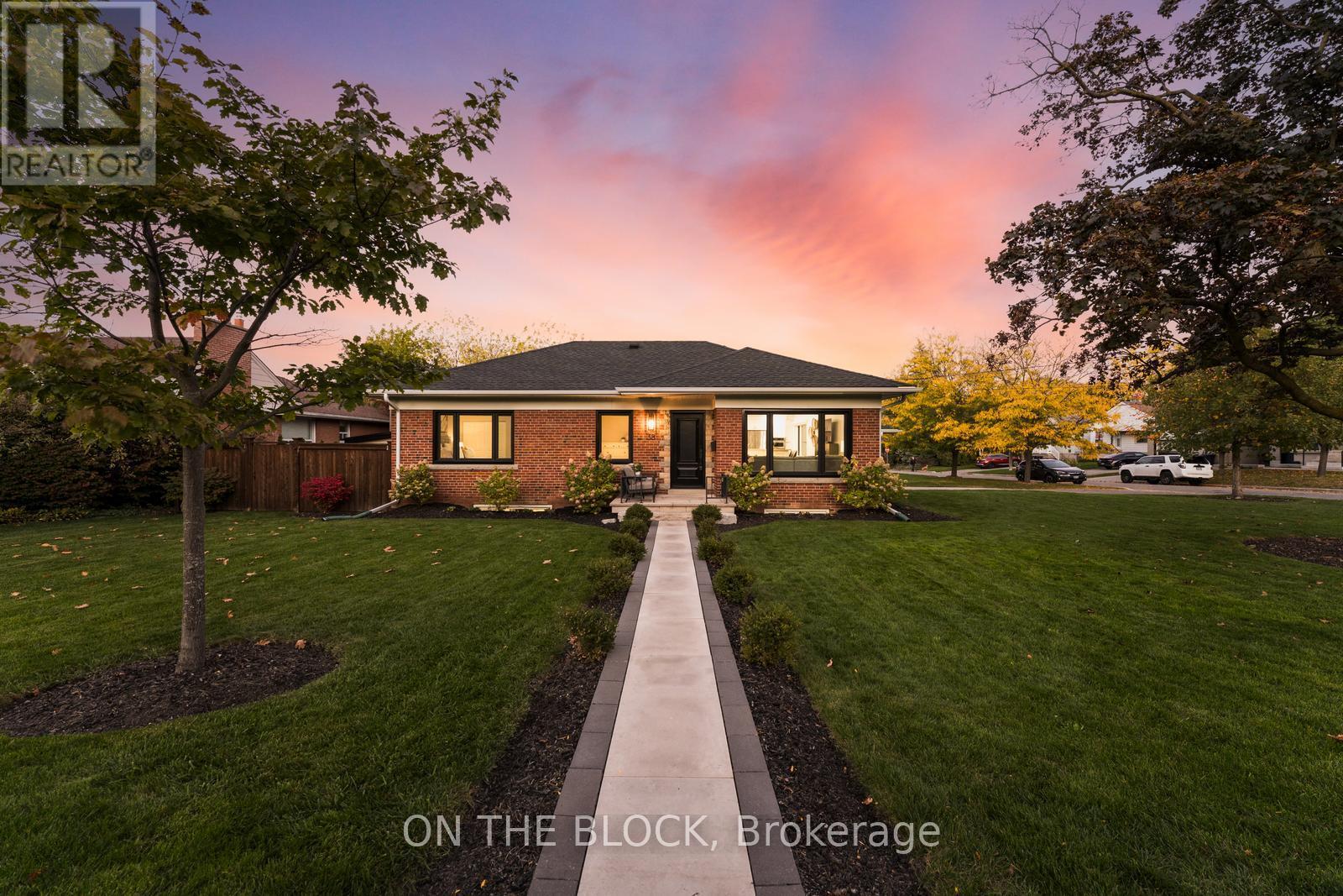 38 Lamont Ave, Toronto Humberlea-pelmo Park, ON M9N 2K3