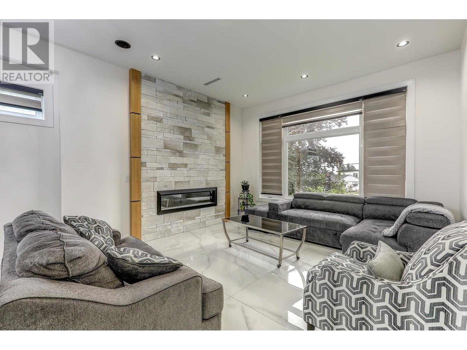 8763 10th Avenue, Burnaby, BC V3N 2T1