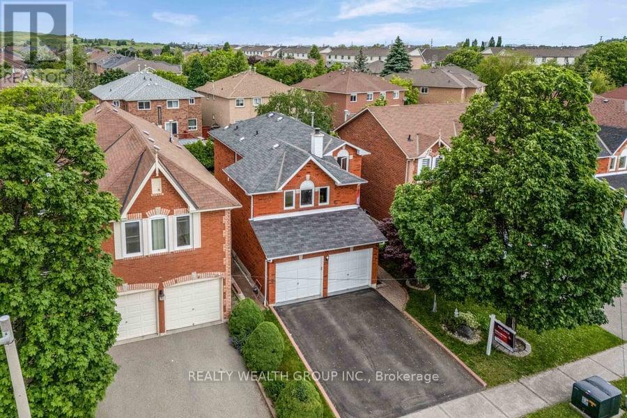 1077 Windsor Hill Blvd, Mississauga, ON L5V 1P4