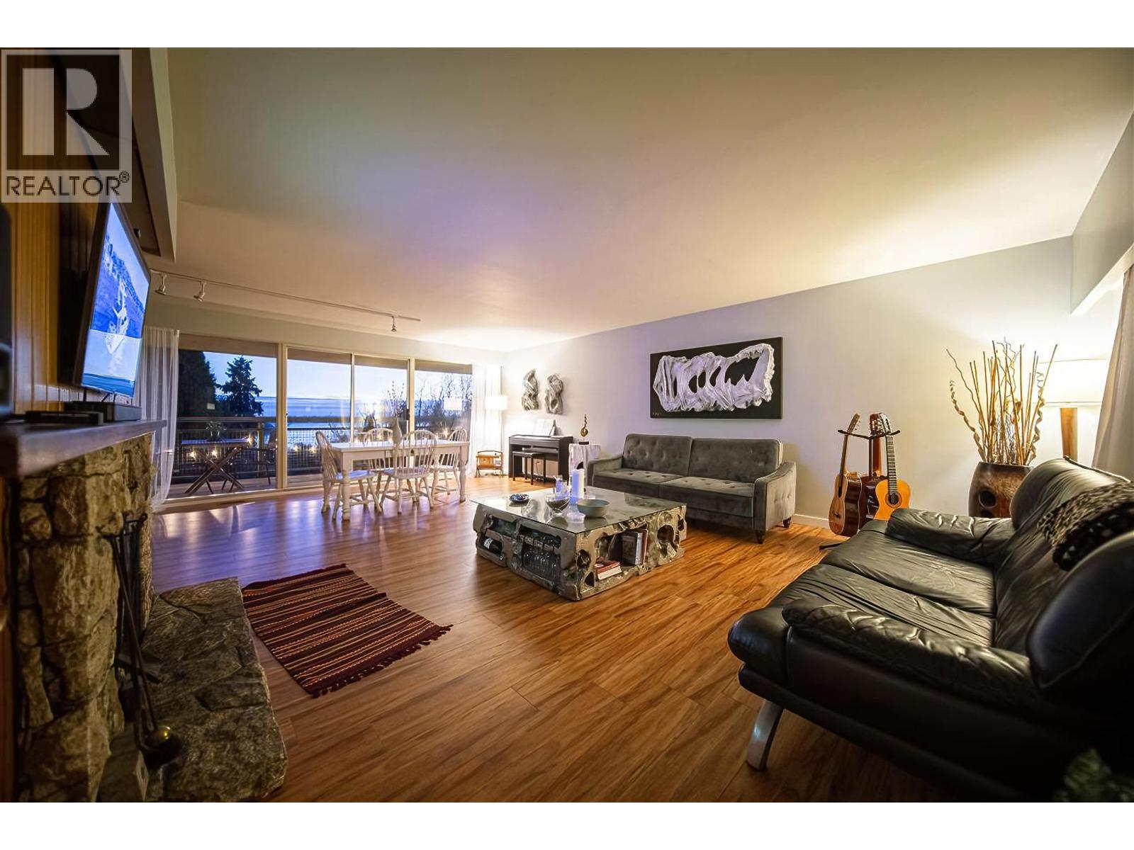 1144 Ottaburn Rd, West Vancouver, BC V7S 2J8