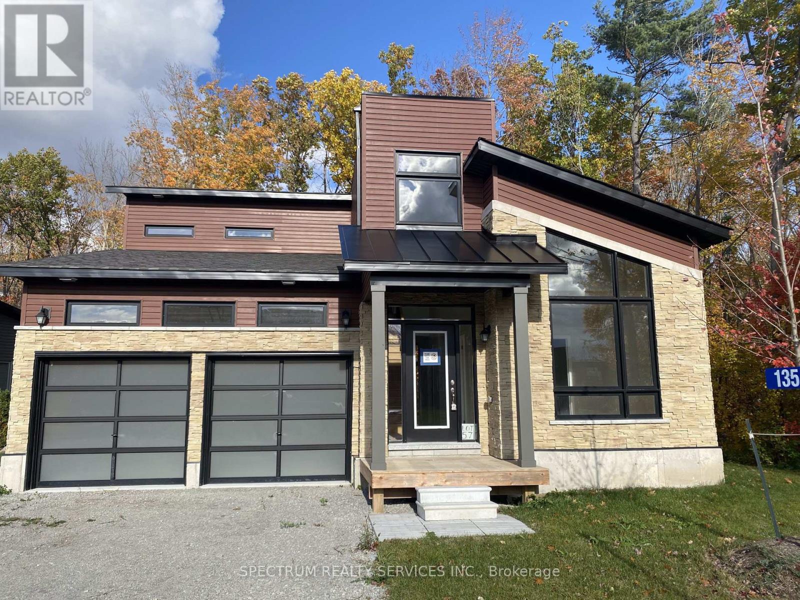 135 Marina Village Dr, Georgian Bay, ON L0K 1S0