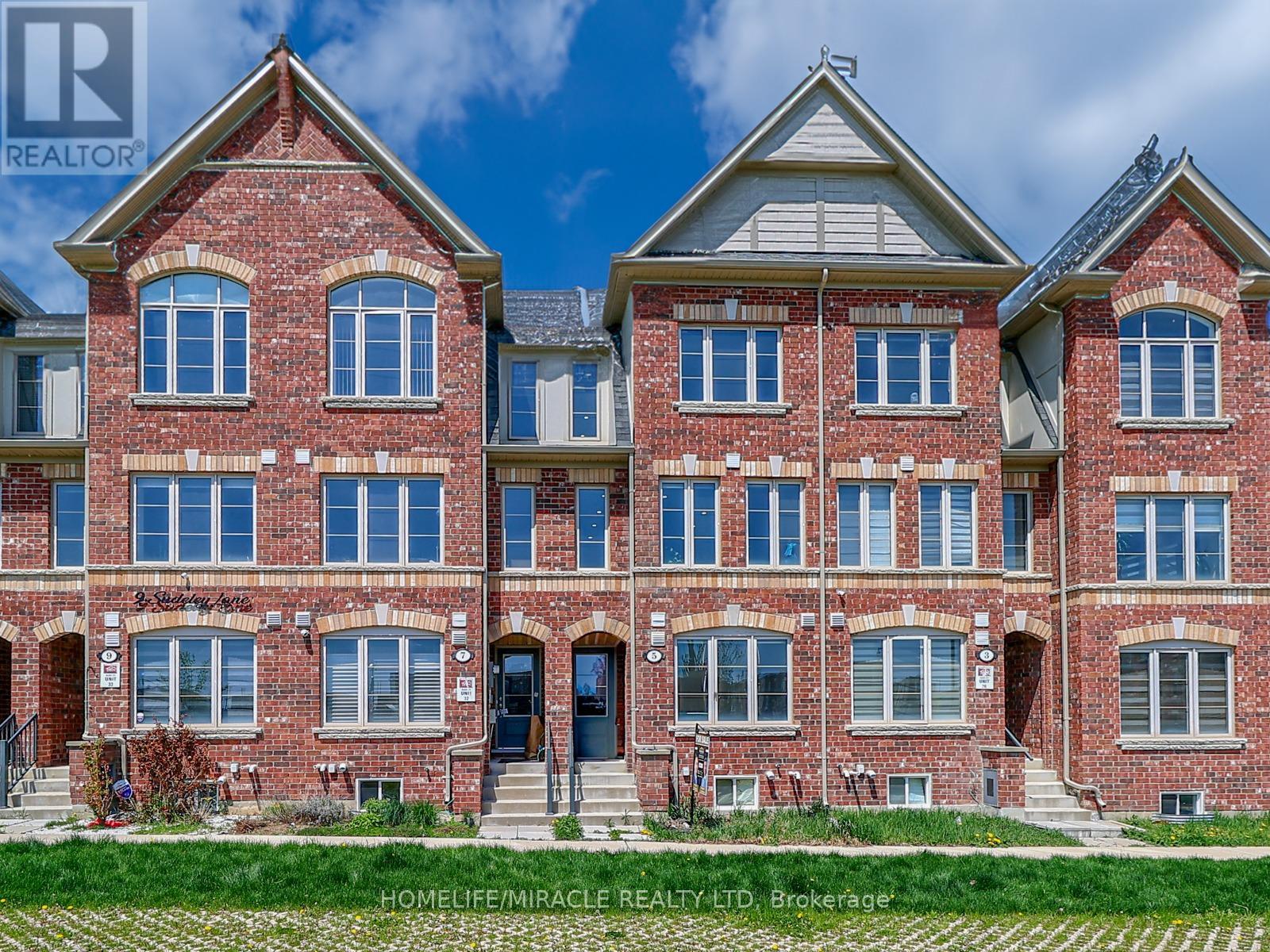 5 Sudeley Ln, Brampton, ON L7A 4Z7