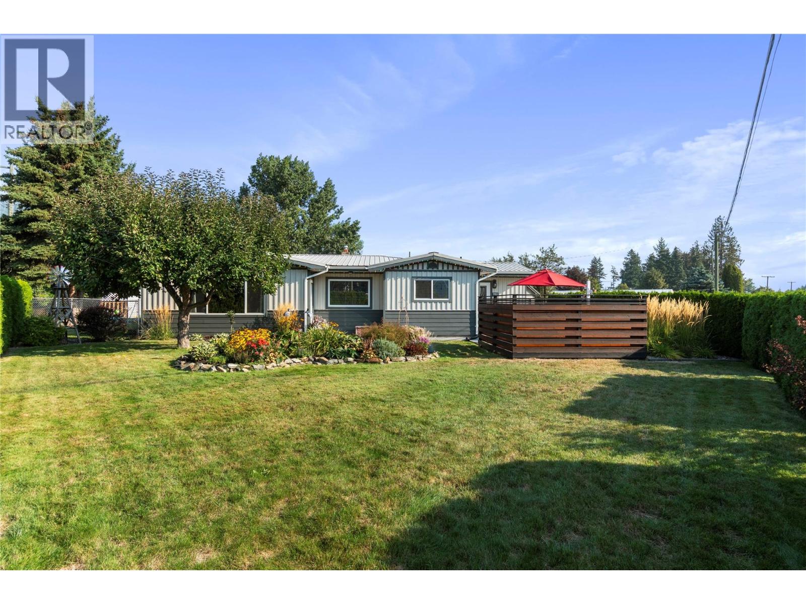 702 Second Ave, Chase, BC V0E 1M0
