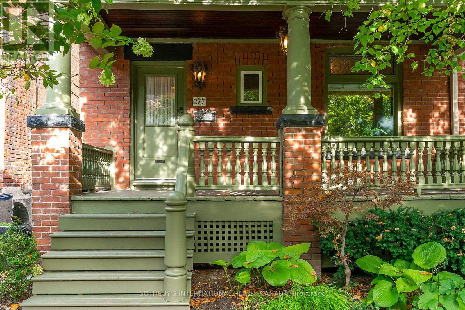 277 Crawford St, Toronto, ON M6J 2V7