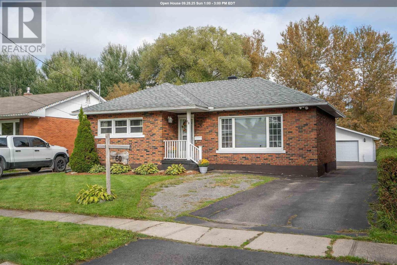 60 Mccrea St, Sault Ste. Marie, ON P6A 4A3