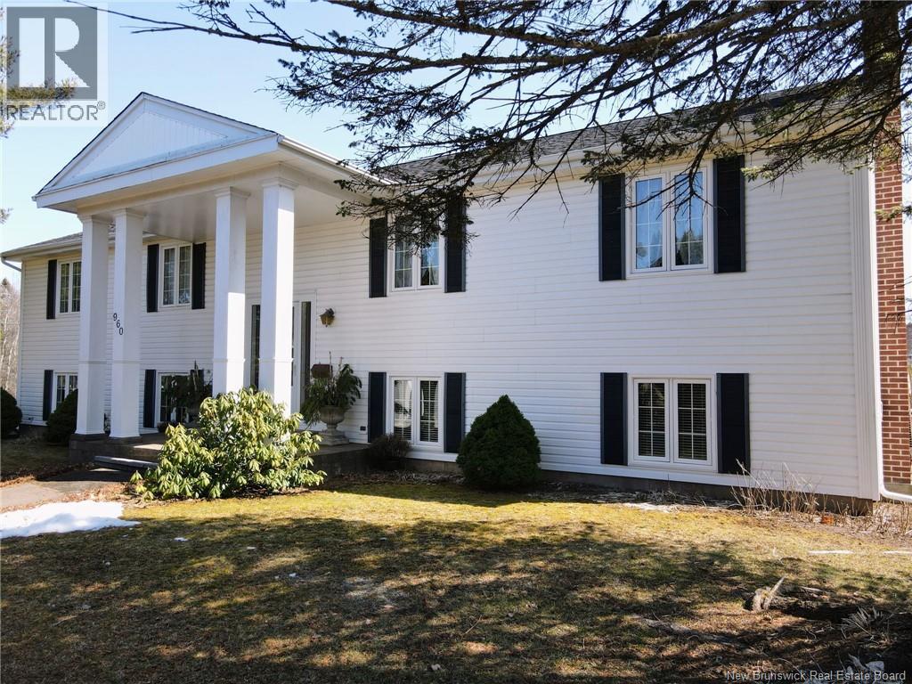 960 Shediac Rd, Moncton, NB E1A 5X6