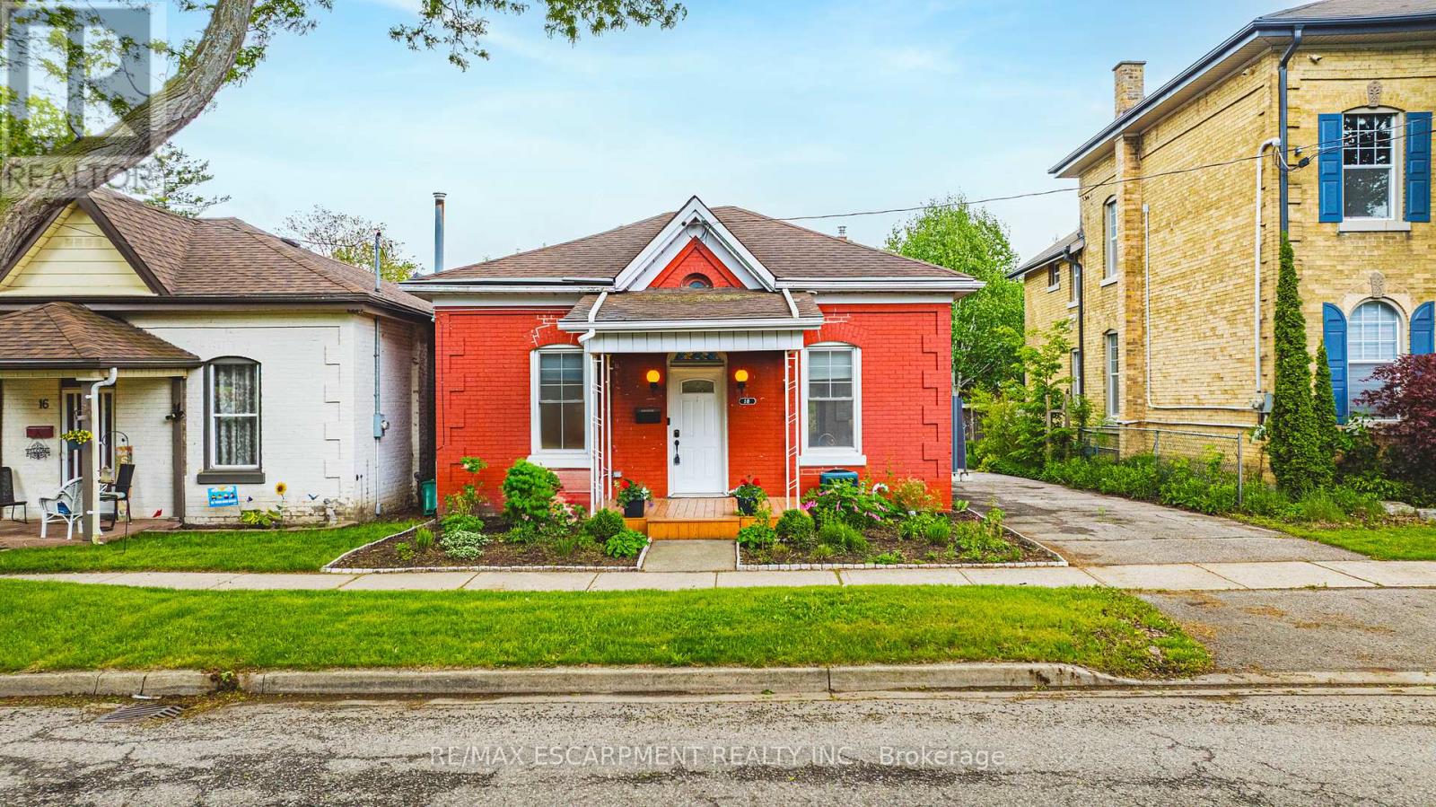 18 Duke St, Brantford, ON N3T 3T3