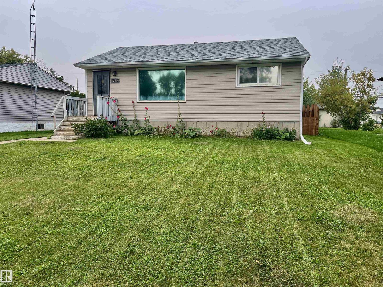 49 St Unit 5622 #a, Vegreville, AB T9C 1K4