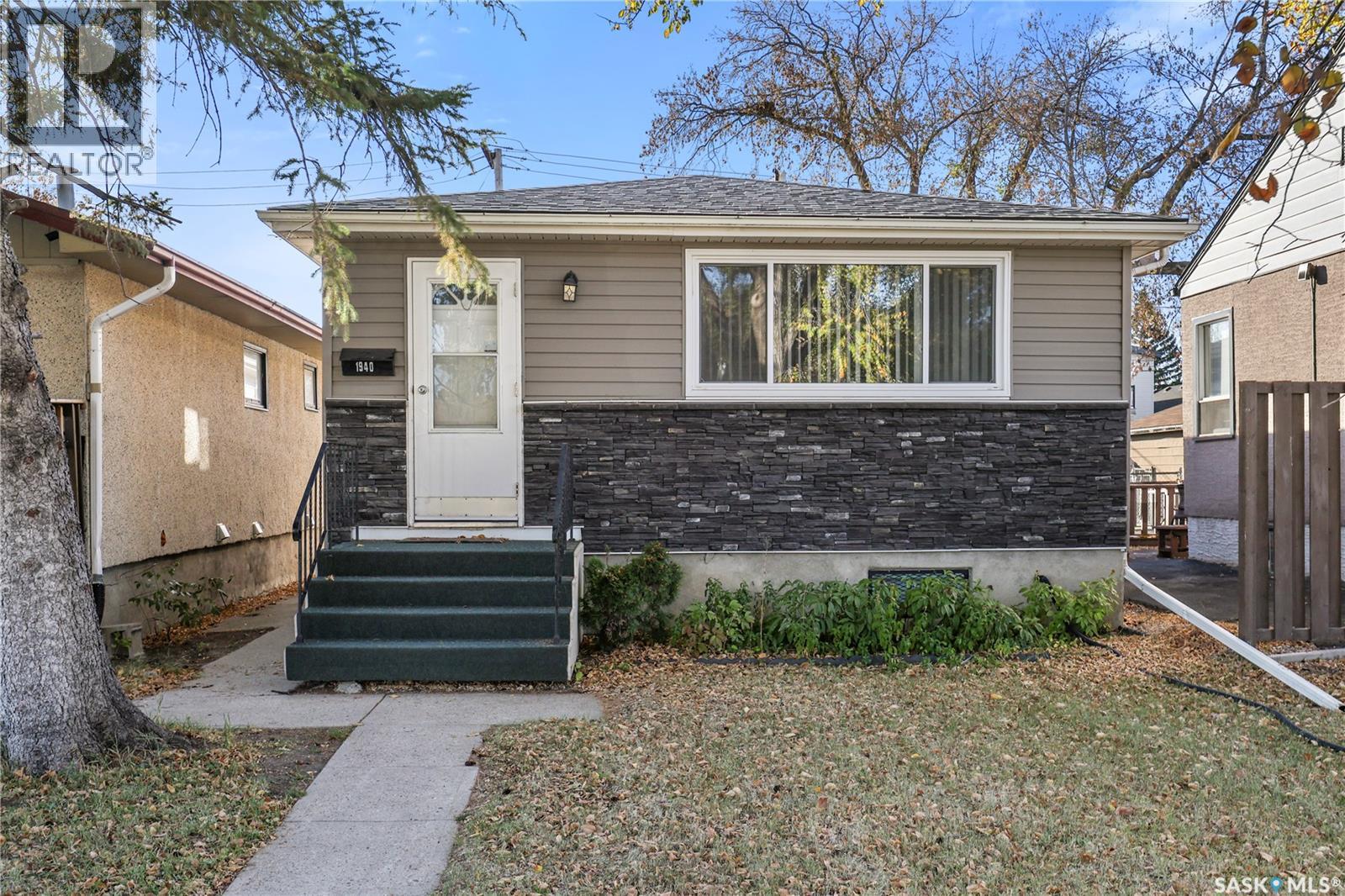 1940 York St, Regina, SK S4T 4R4