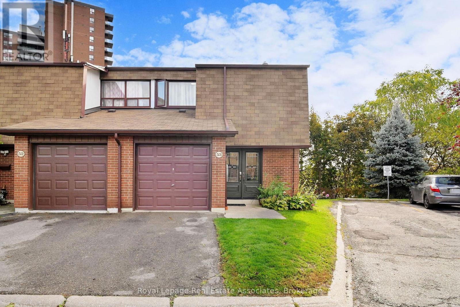 53 600 Silver Creek Blvd, Mississauga, ON L5A 2B4