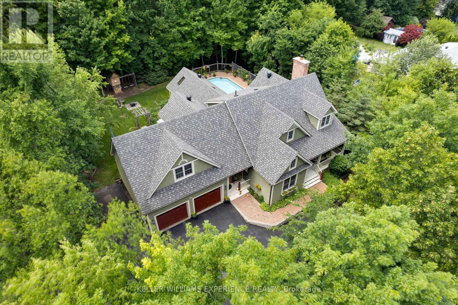 26 Paddy Dunns Cir, Springwater, ON L4M 6L9