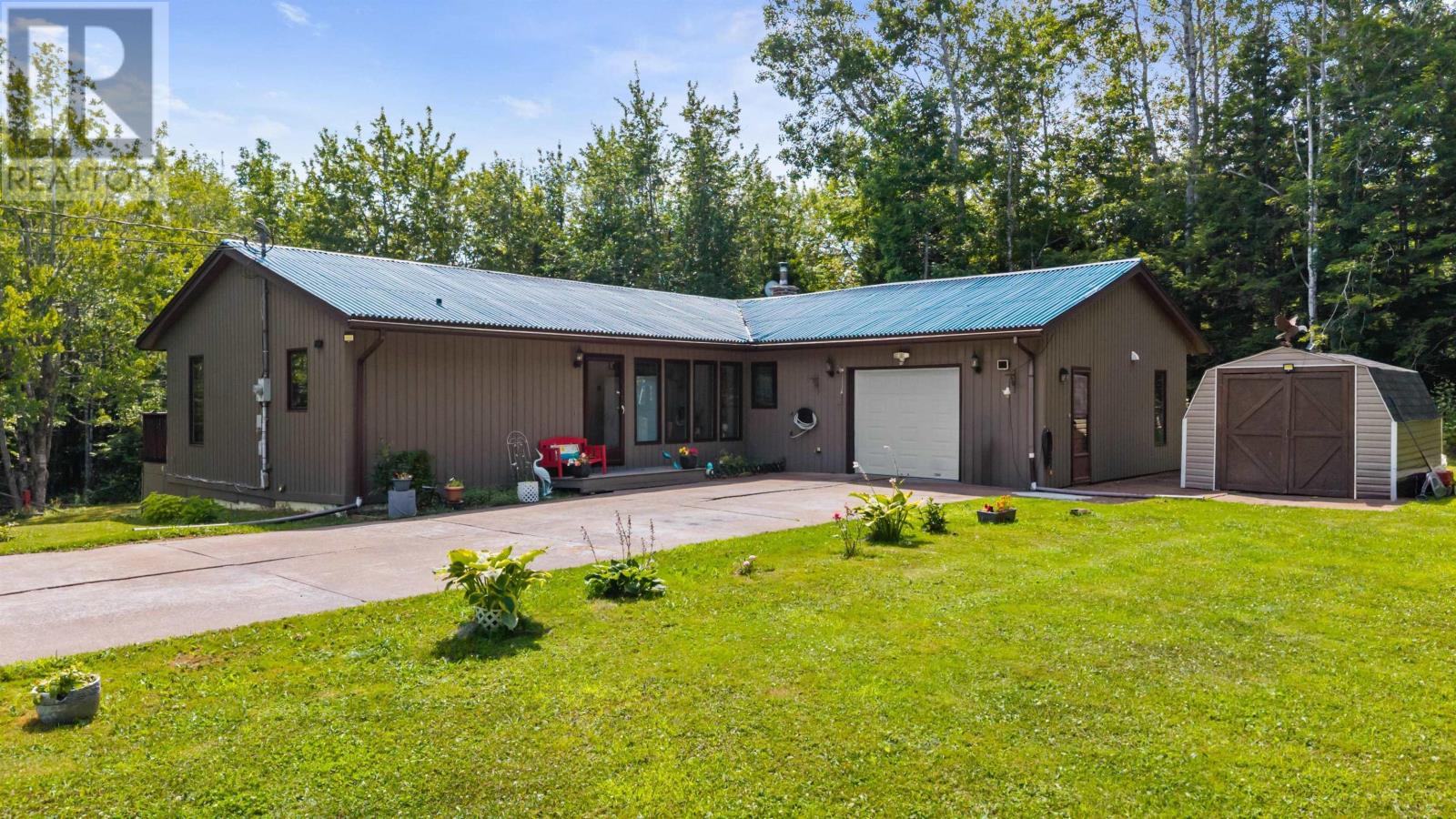 275 Harris Rd, Haliburton, NS B0K 1H0