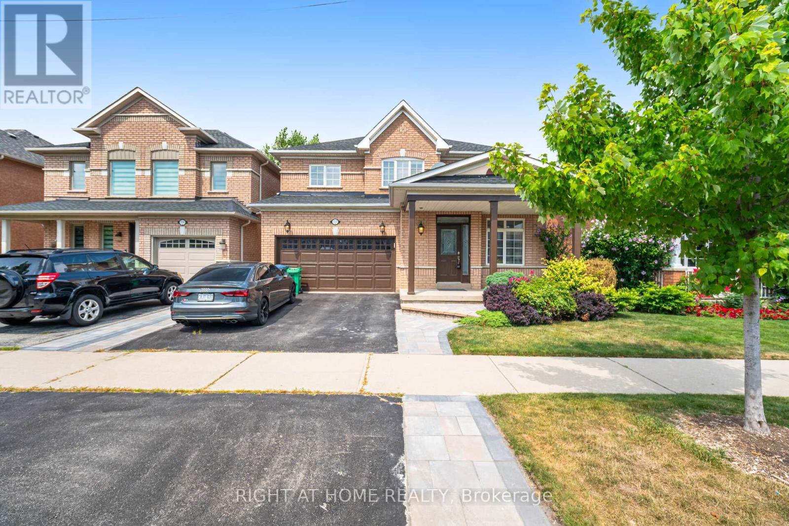 3737 Brinwood Gate, Mississauga, ON L5M 7G9