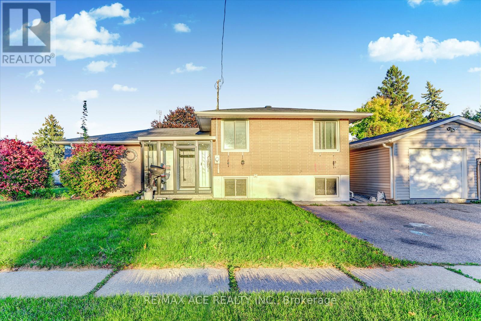 81 Grassmere Ave, Oshawa, ON L1H 3X5