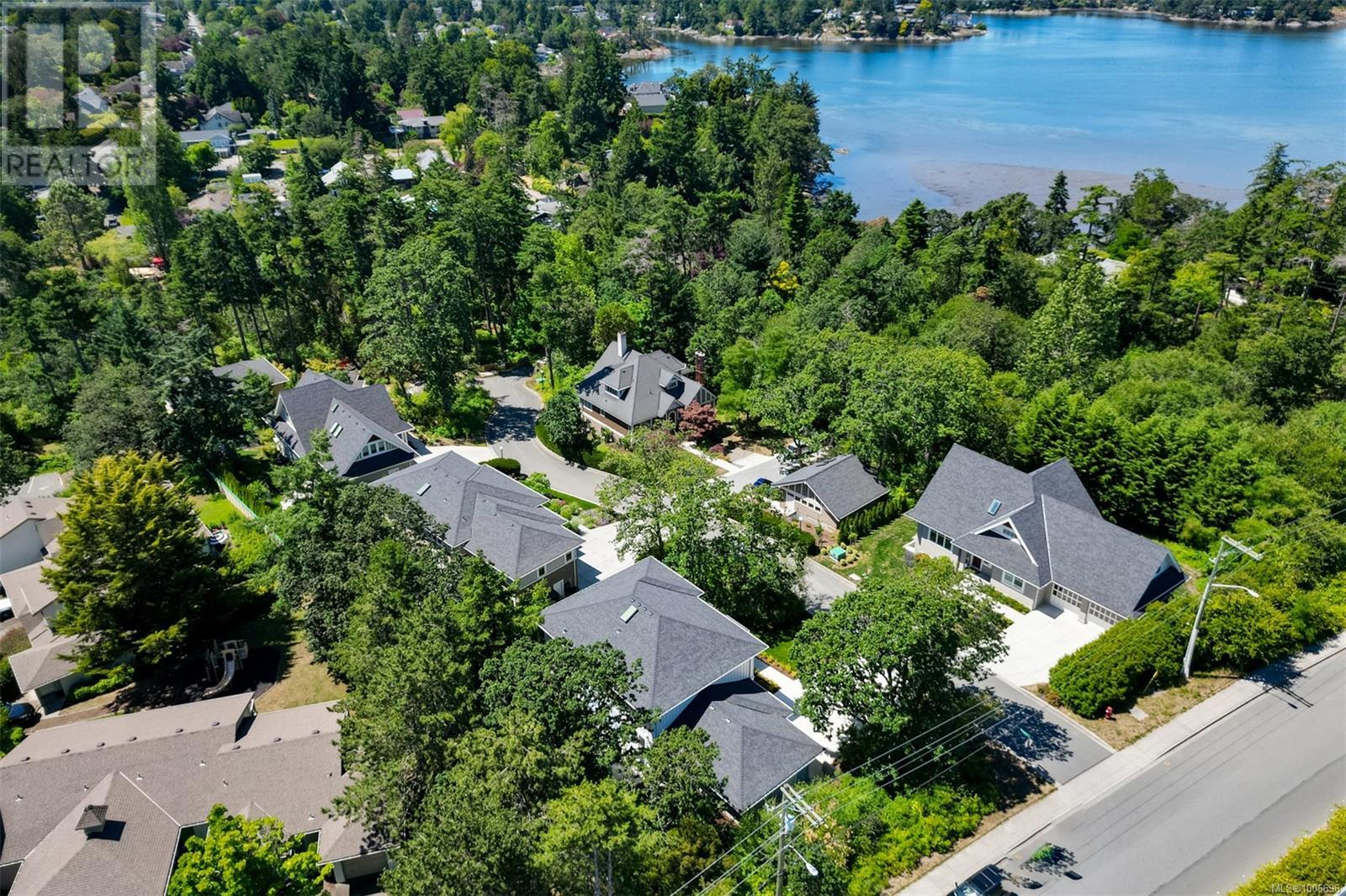 3147 Bowkett Pl, Saanich, BC V8Z 1K9