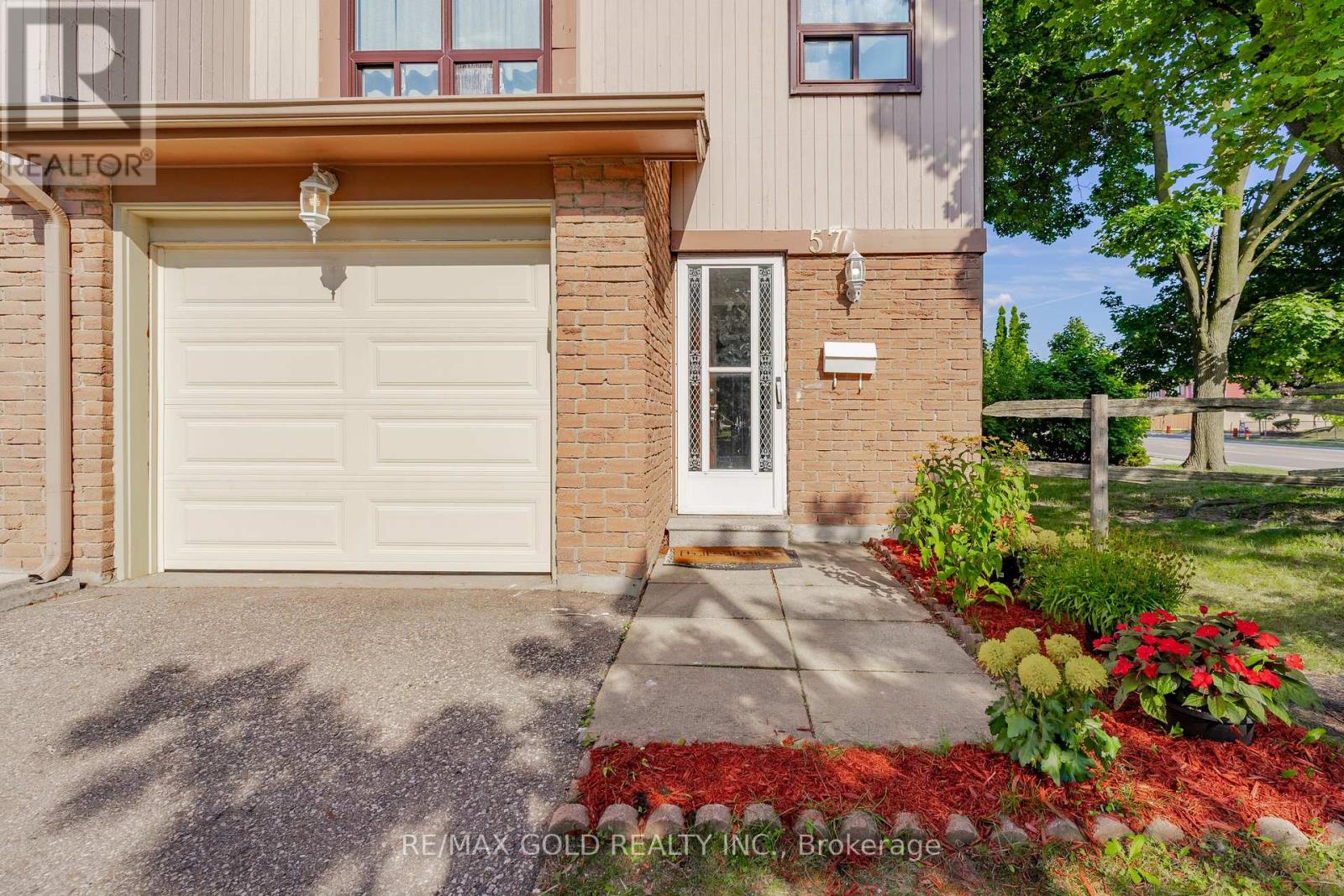 57 Guildford Cres, Brampton, ON L6S 3K2