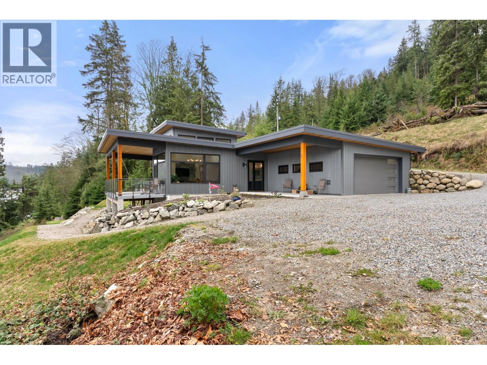 103 Witherby Rd, Gibsons, BC V0N 1V6