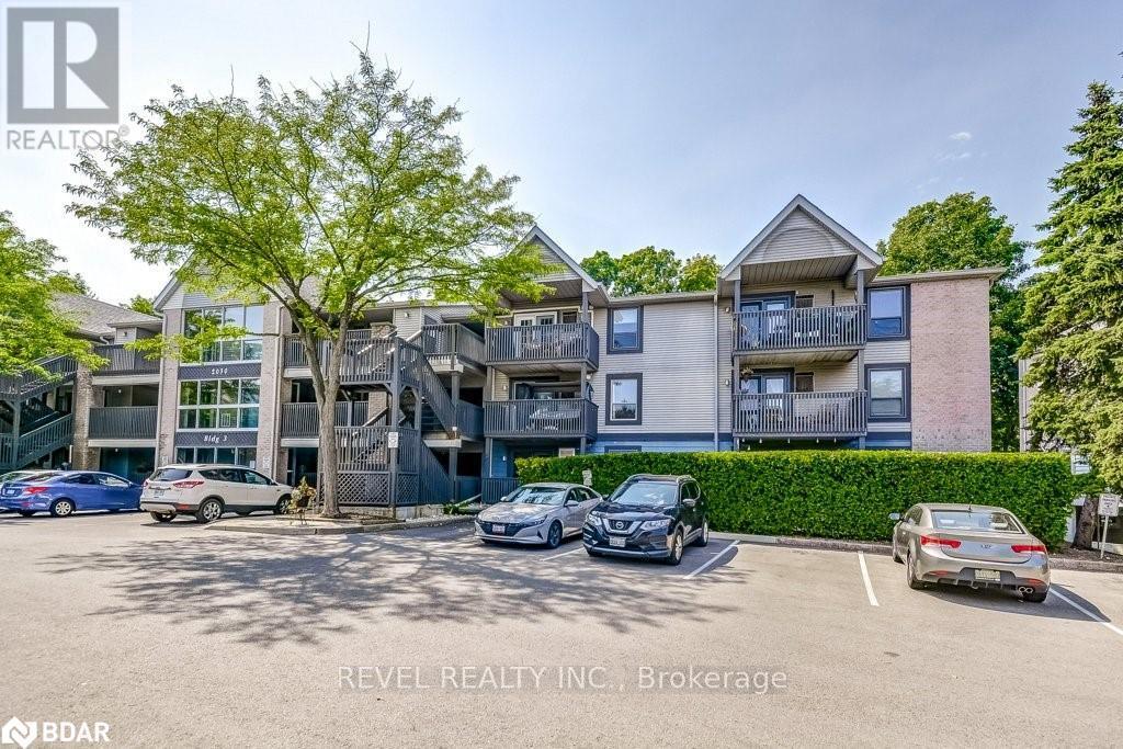 124 2030 Cleaver Ave, Burlington, ON L7M 4C3