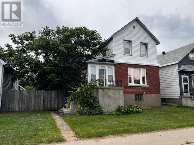 1033 Alexandra St, Thunder Bay, ON P7C 3G6