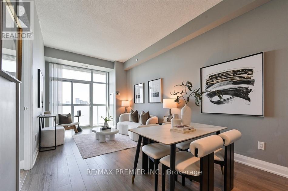 715 8763 Bayview Ave, Richmond Hill, ON L4B 3V1