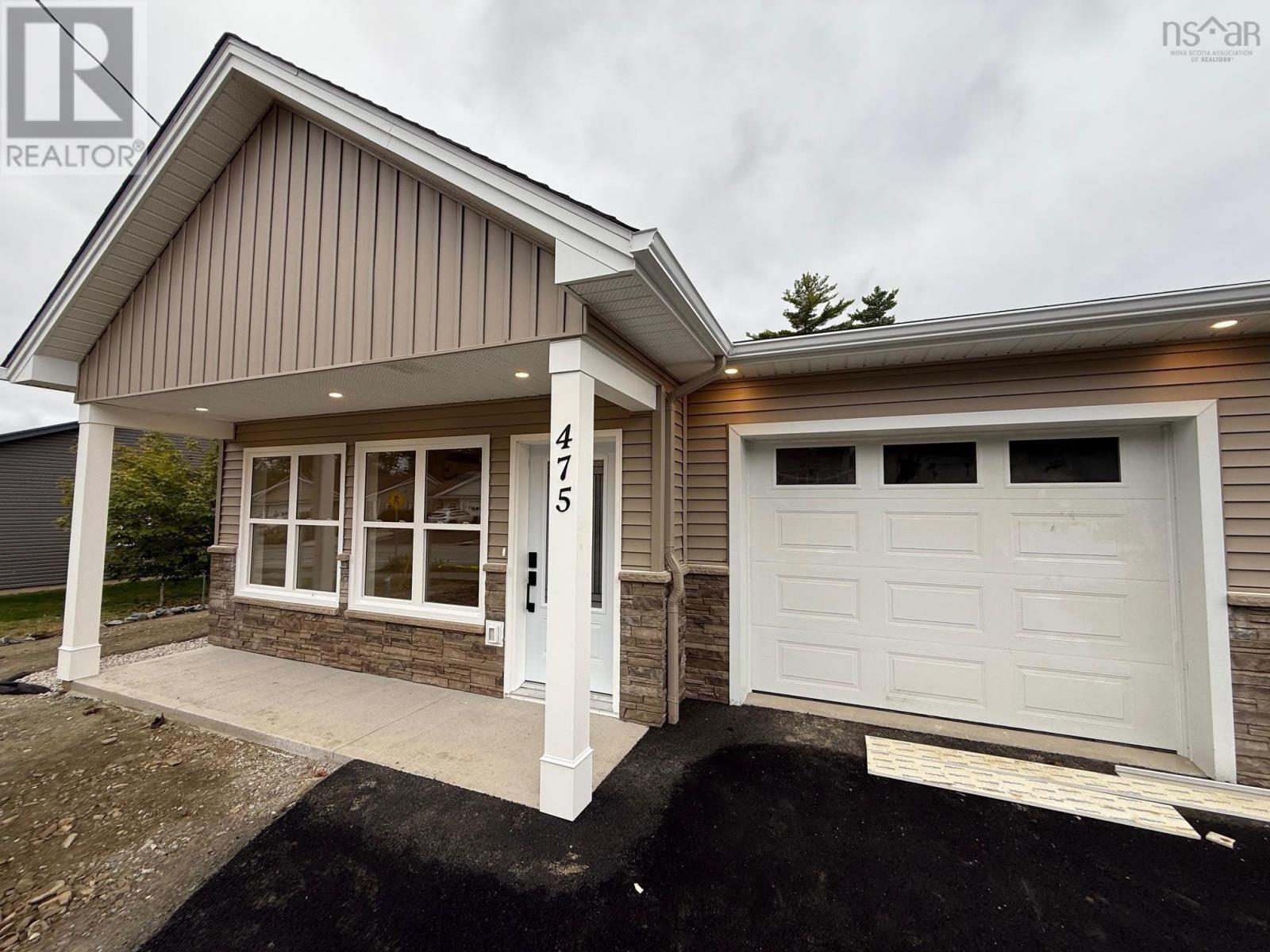 475 Glen Allan Dr, Bridgewater, NS B4V 0A8