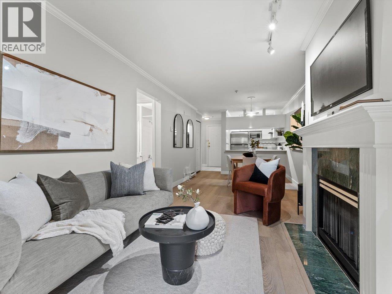 3638 W Broadway Unit 205, Vancouver, BC V6R 2B7